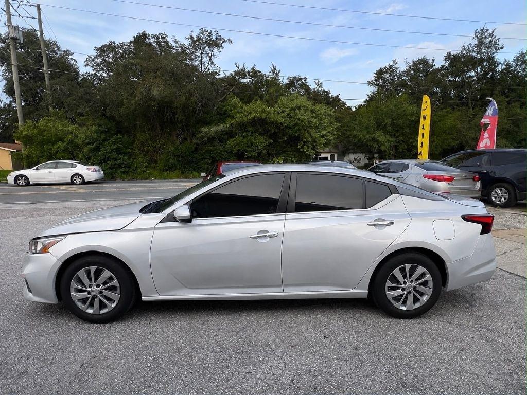 Nissan Altima  2020