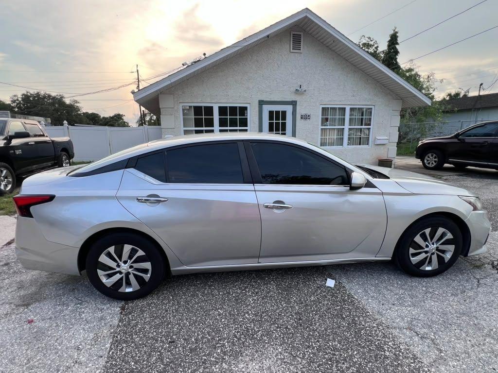 Nissan Altima  2020
