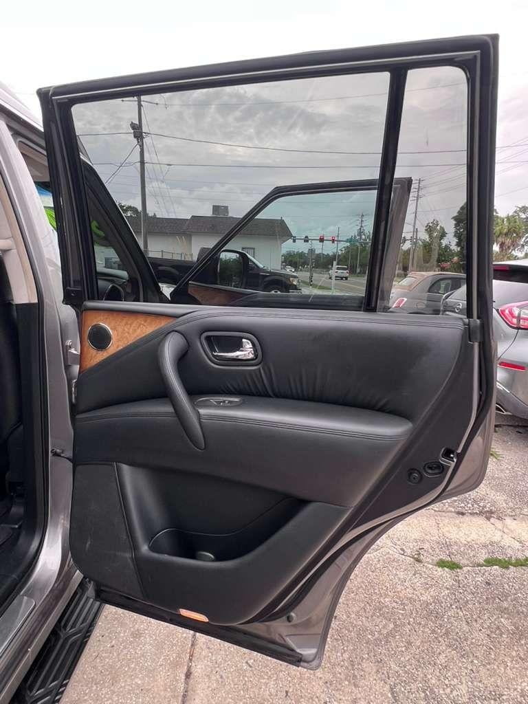Infiniti QX80  2014