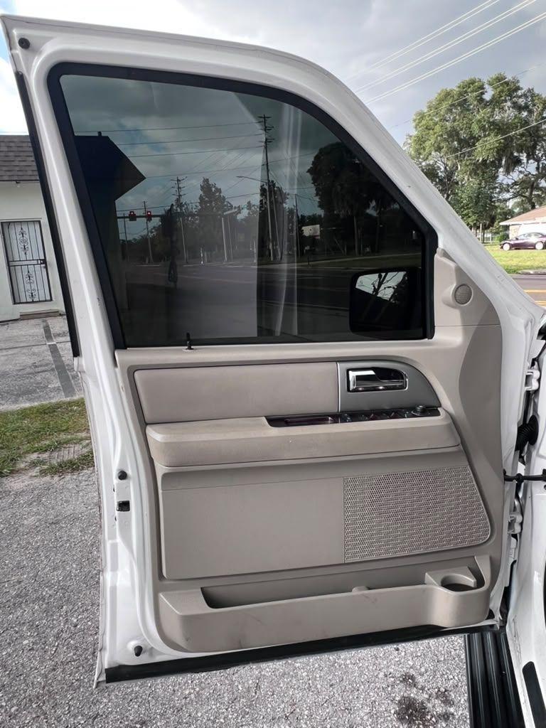 Ford Expedition  2010