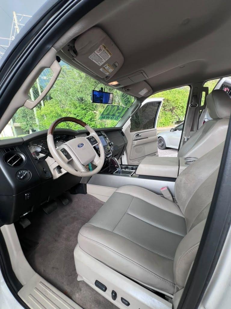 Ford Expedition  2010