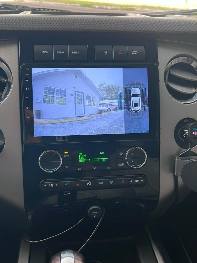 Ford Expedition  2010