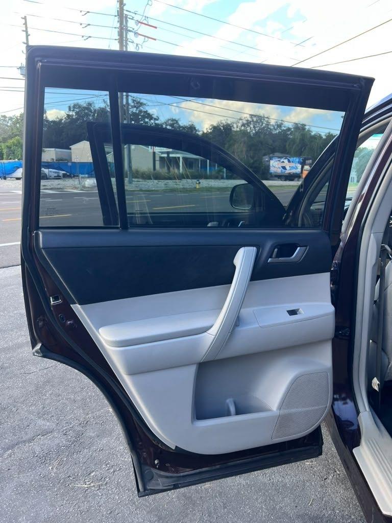 Toyota Highlander  2012