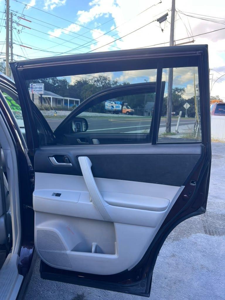 Toyota Highlander  2012