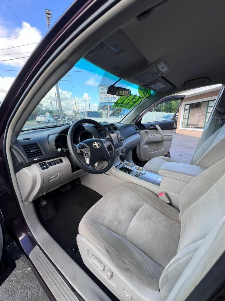 Toyota Highlander  2012