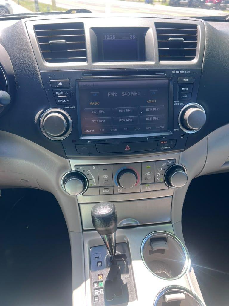 Toyota Highlander  2012