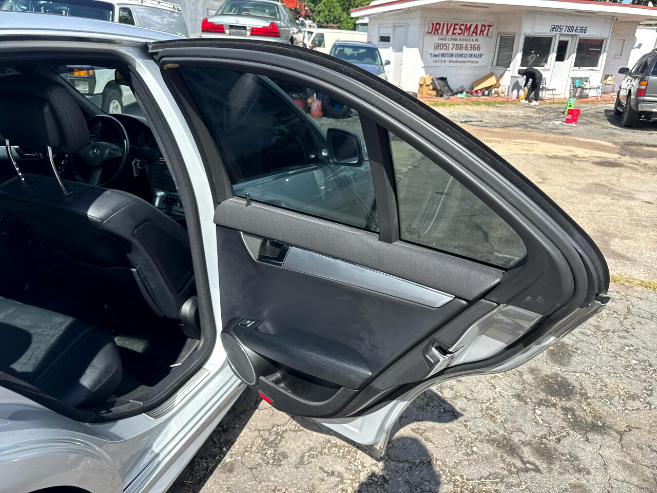 Mercedes-Benz C-Class C300 4MATIC Luxury Sedan 2009 Mercedes-Benz C-Class C300 4MATIC Luxury Sedan 2009