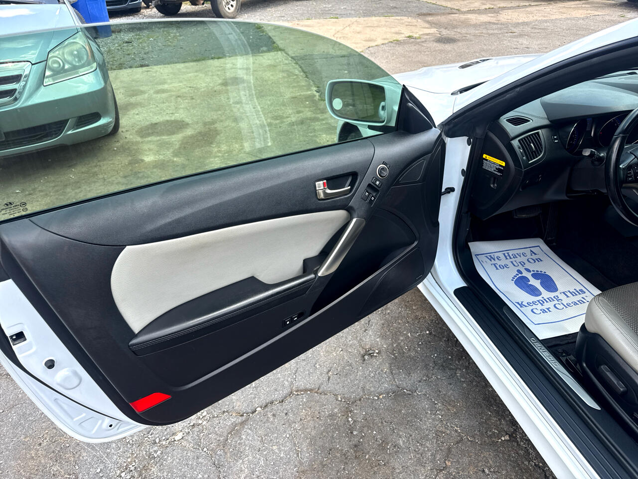 Hyundai Genesis Coupe 2.0T 8AT 2014 Hyundai Genesis Coupe 2.0T 8AT 2014