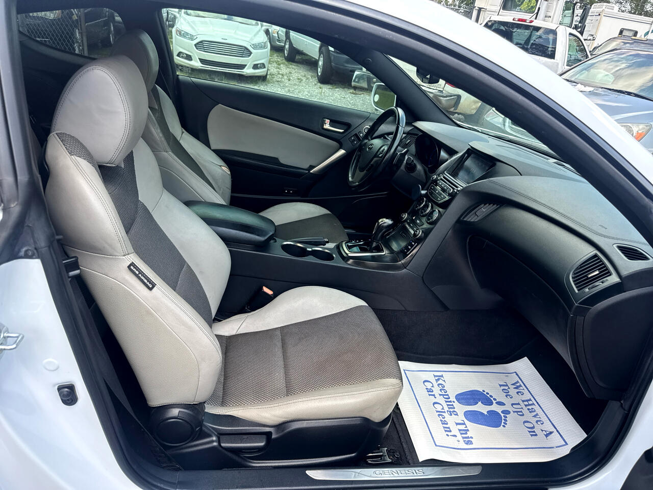 Hyundai Genesis Coupe 2.0T 8AT 2014 Hyundai Genesis Coupe 2.0T 8AT 2014