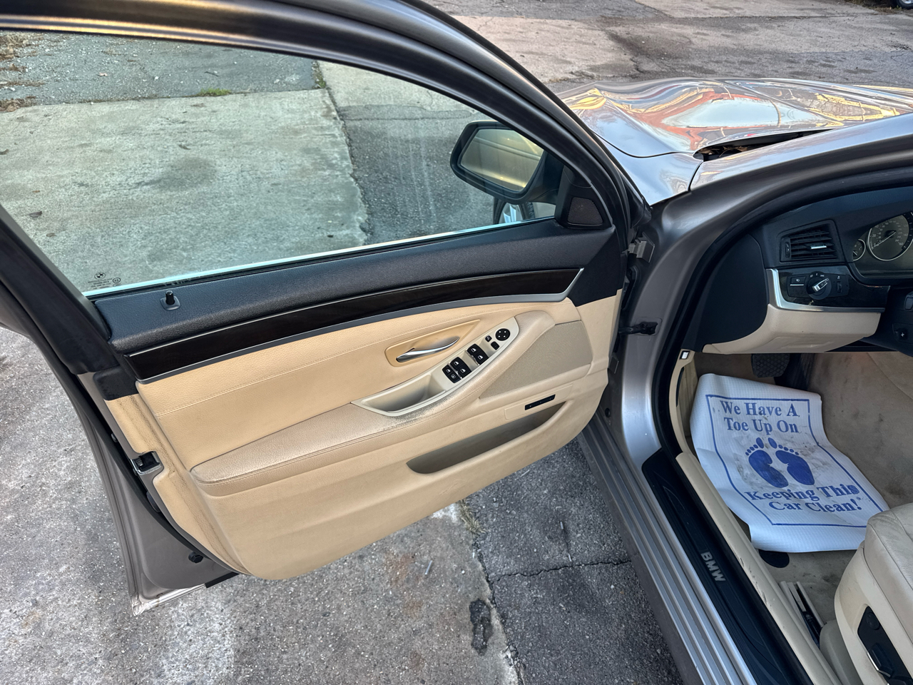 BMW 5-Series 535i 2011