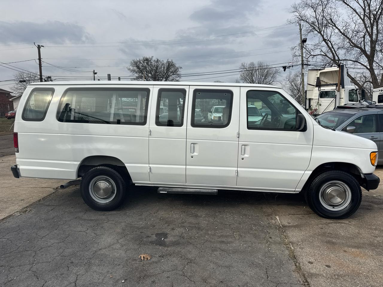 Ford Club Wagon XL Super 1998