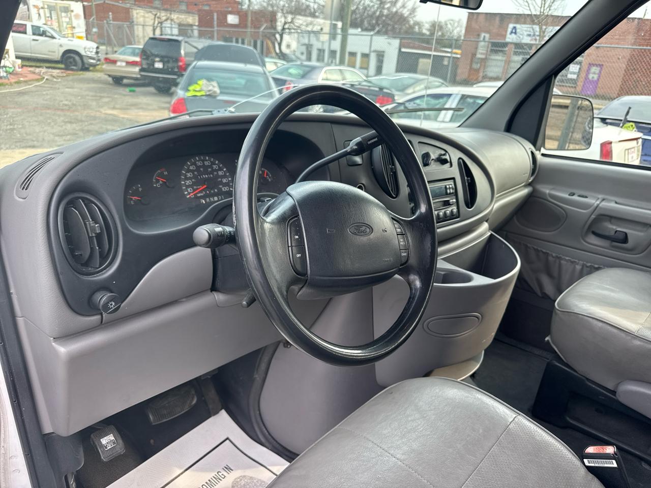 Ford Club Wagon XL Super 1998