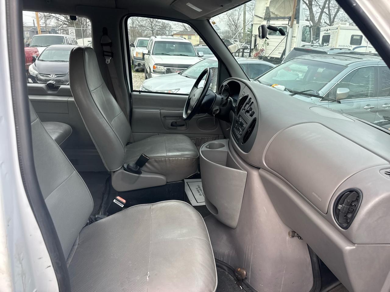 Ford Club Wagon XL Super 1998