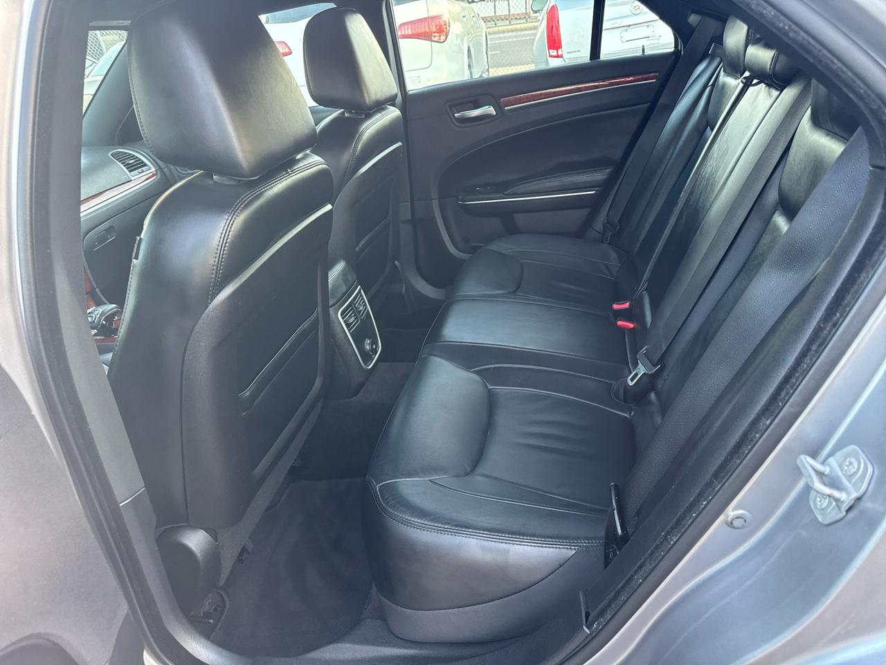 Chrysler 300 RWD 2014