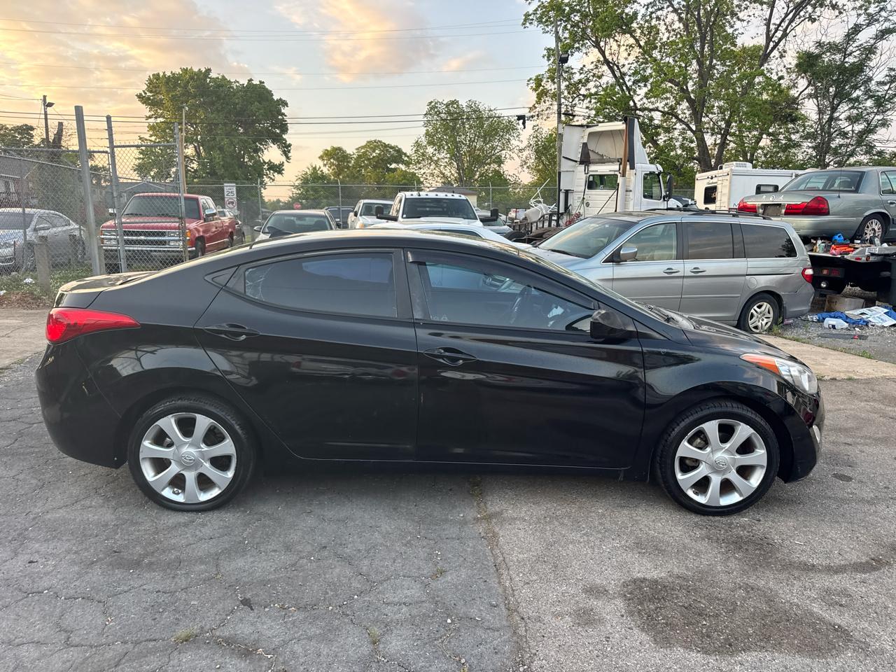 Hyundai Elantra Limited 2012