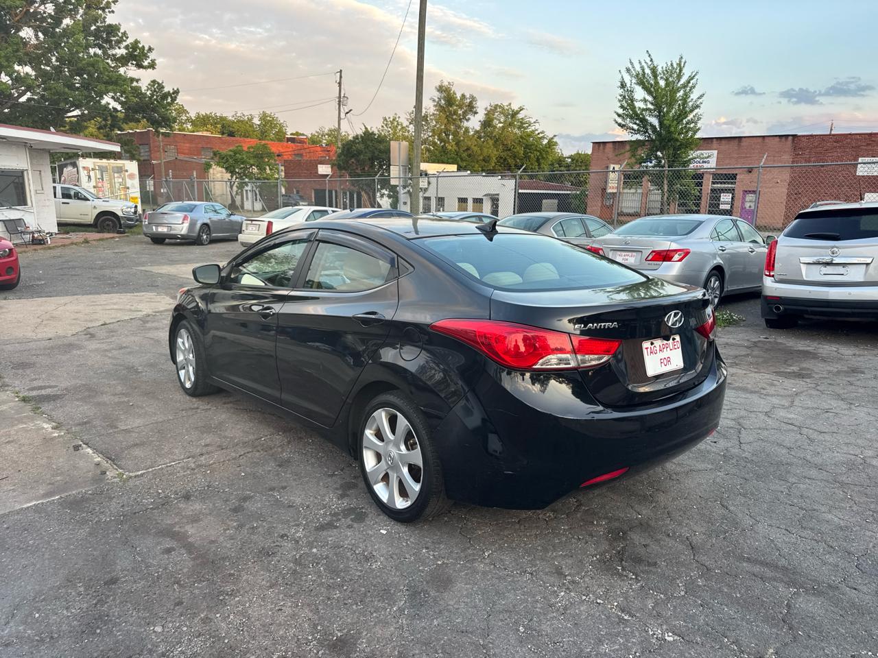 Hyundai Elantra Limited 2012