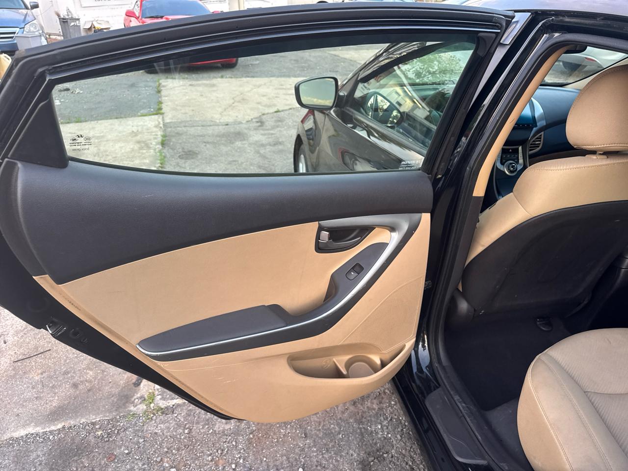 Hyundai Elantra Limited 2012