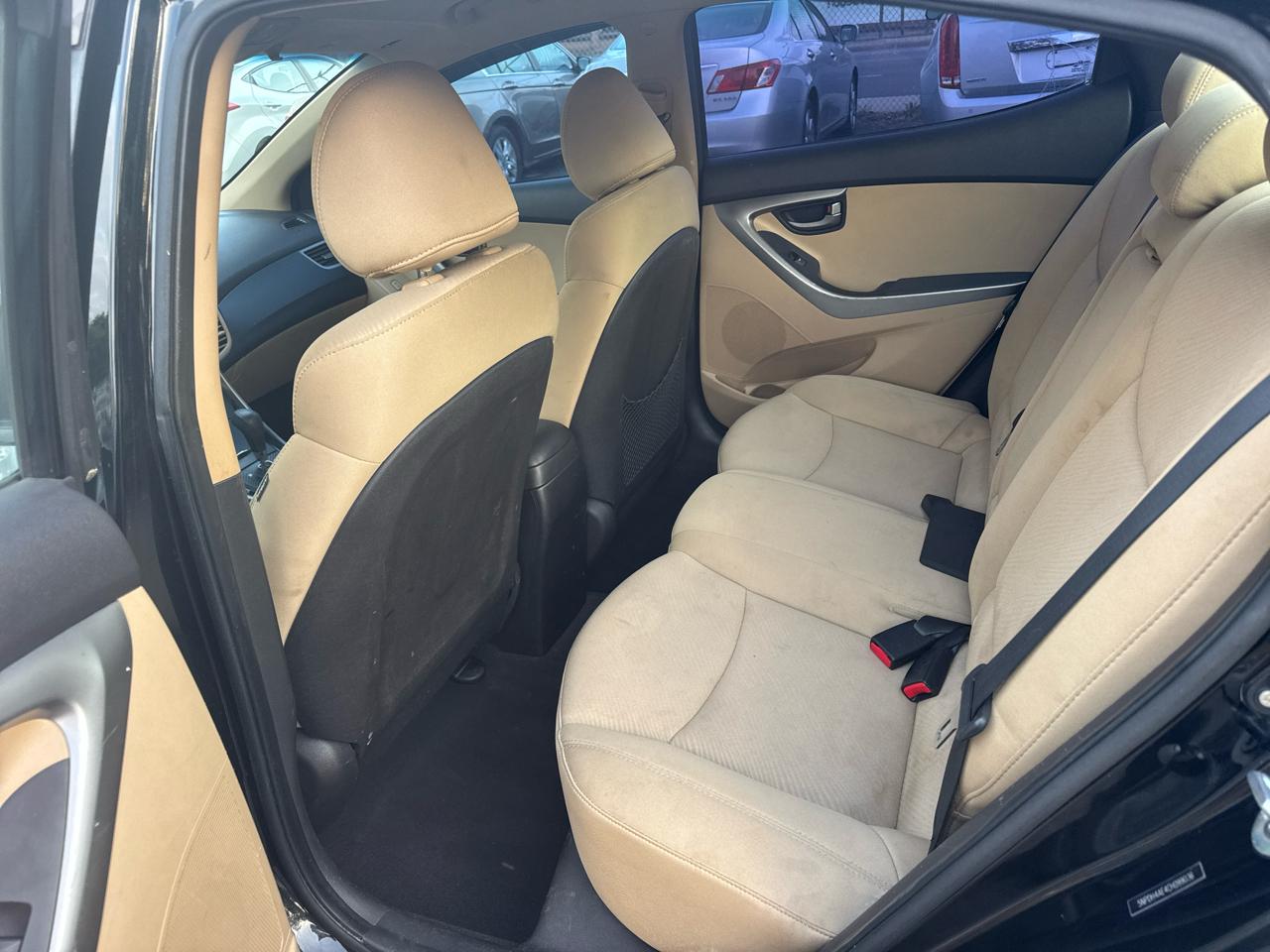 Hyundai Elantra Limited 2012