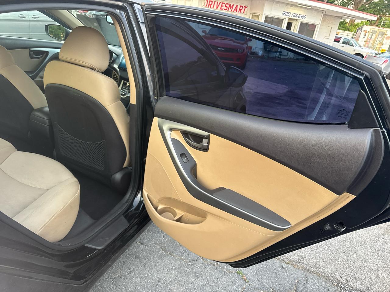 Hyundai Elantra Limited 2012