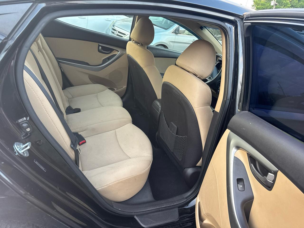 Hyundai Elantra Limited 2012