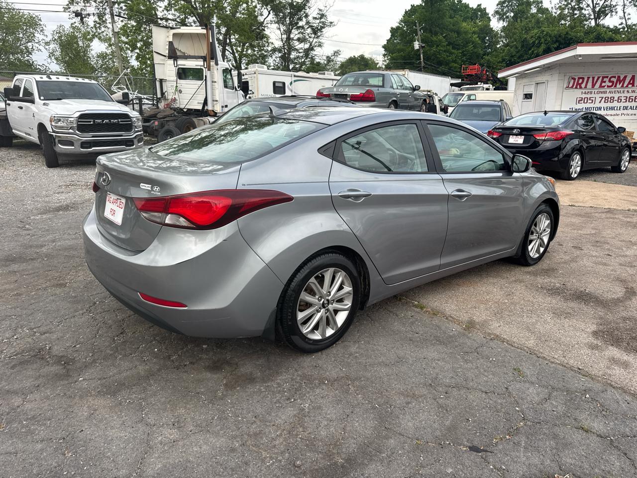 Hyundai Elantra SE 6AT 2015