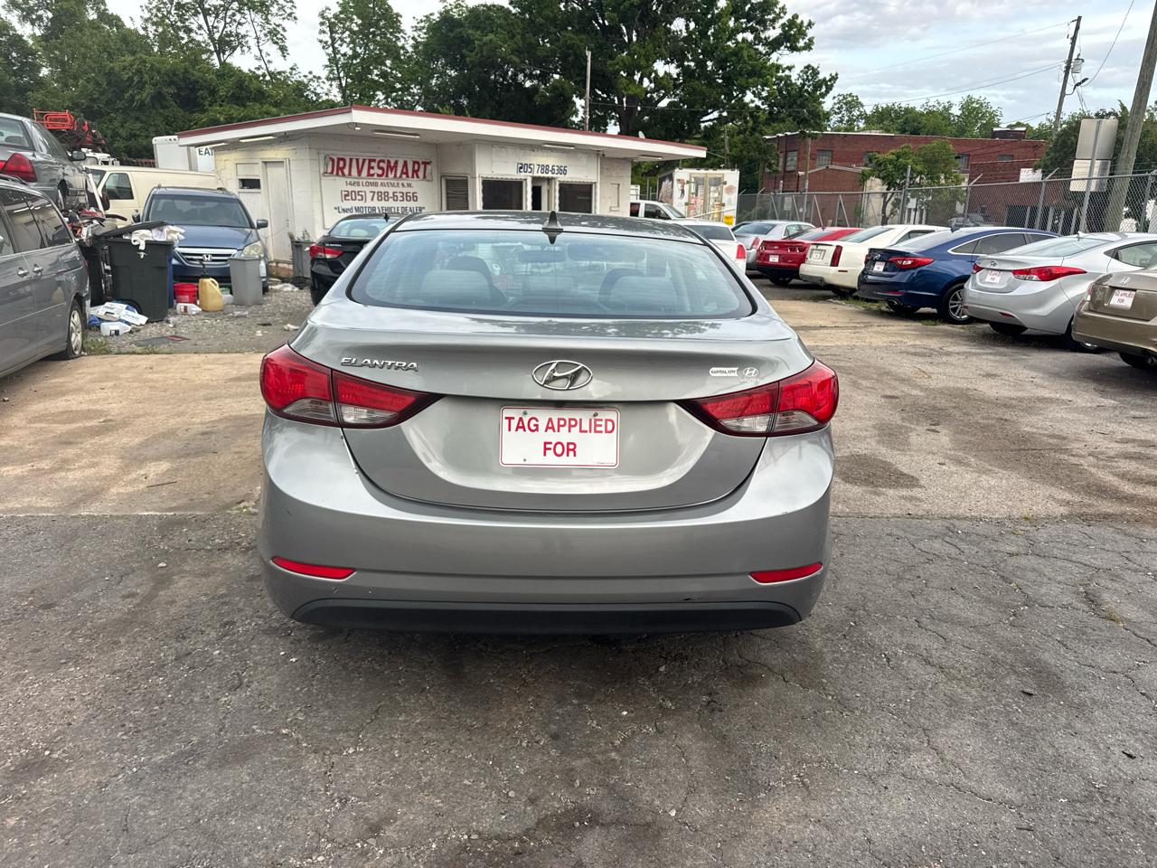 Hyundai Elantra SE 6AT 2015