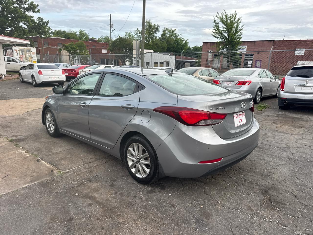 Hyundai Elantra SE 6AT 2015