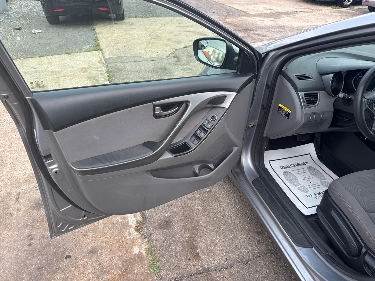 Hyundai Elantra SE 6AT 2015