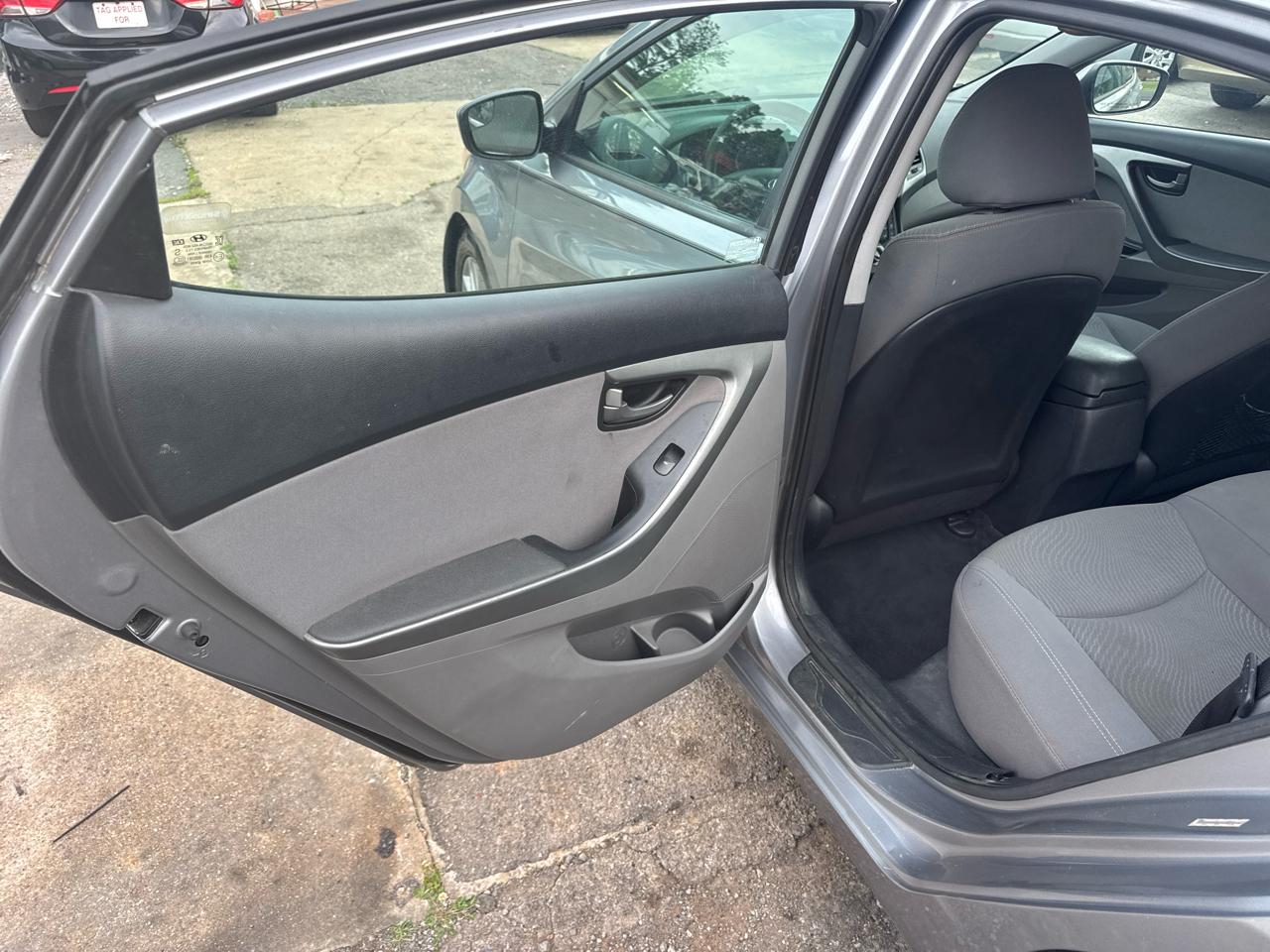 Hyundai Elantra SE 6AT 2015