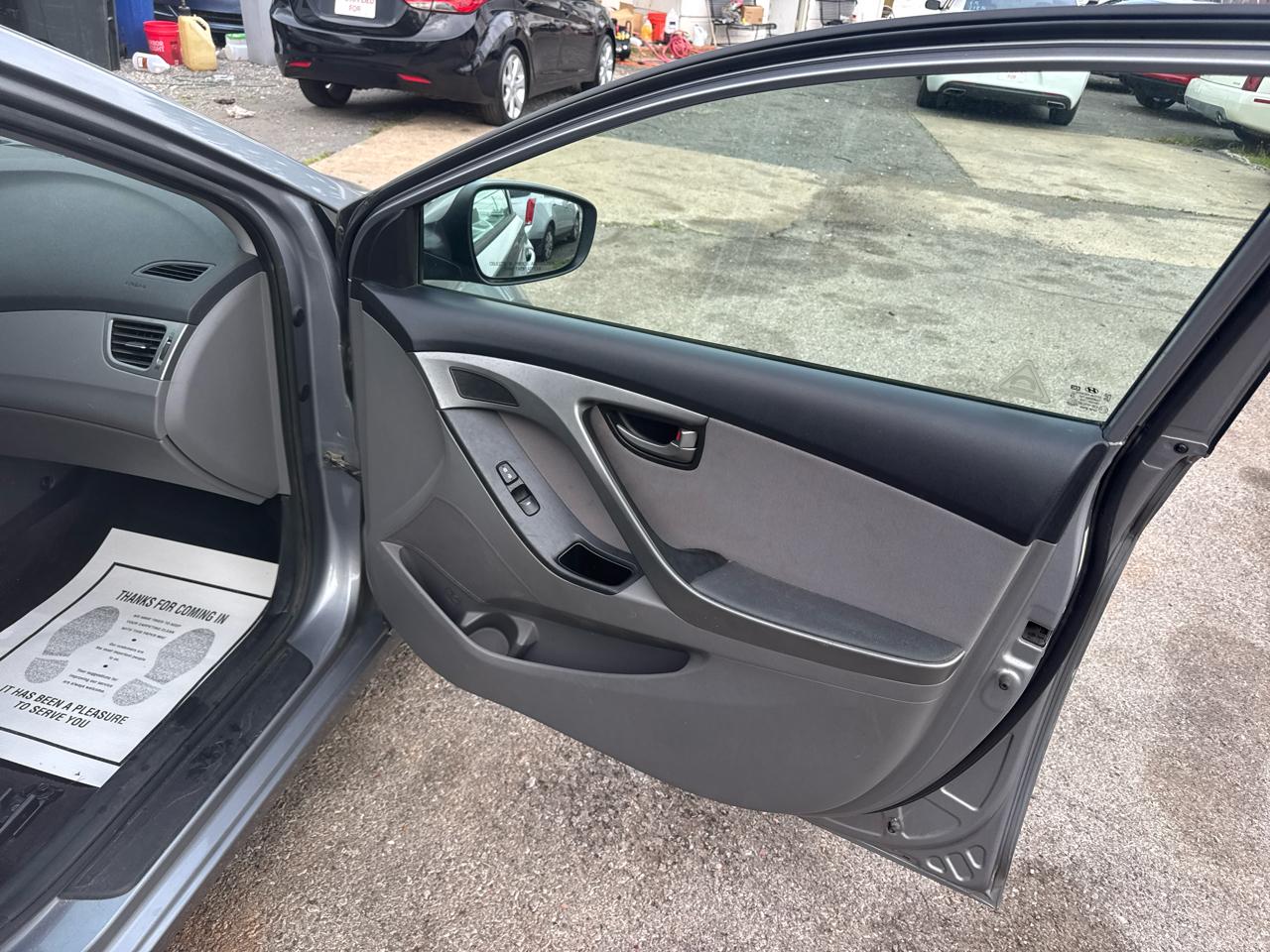 Hyundai Elantra SE 6AT 2015