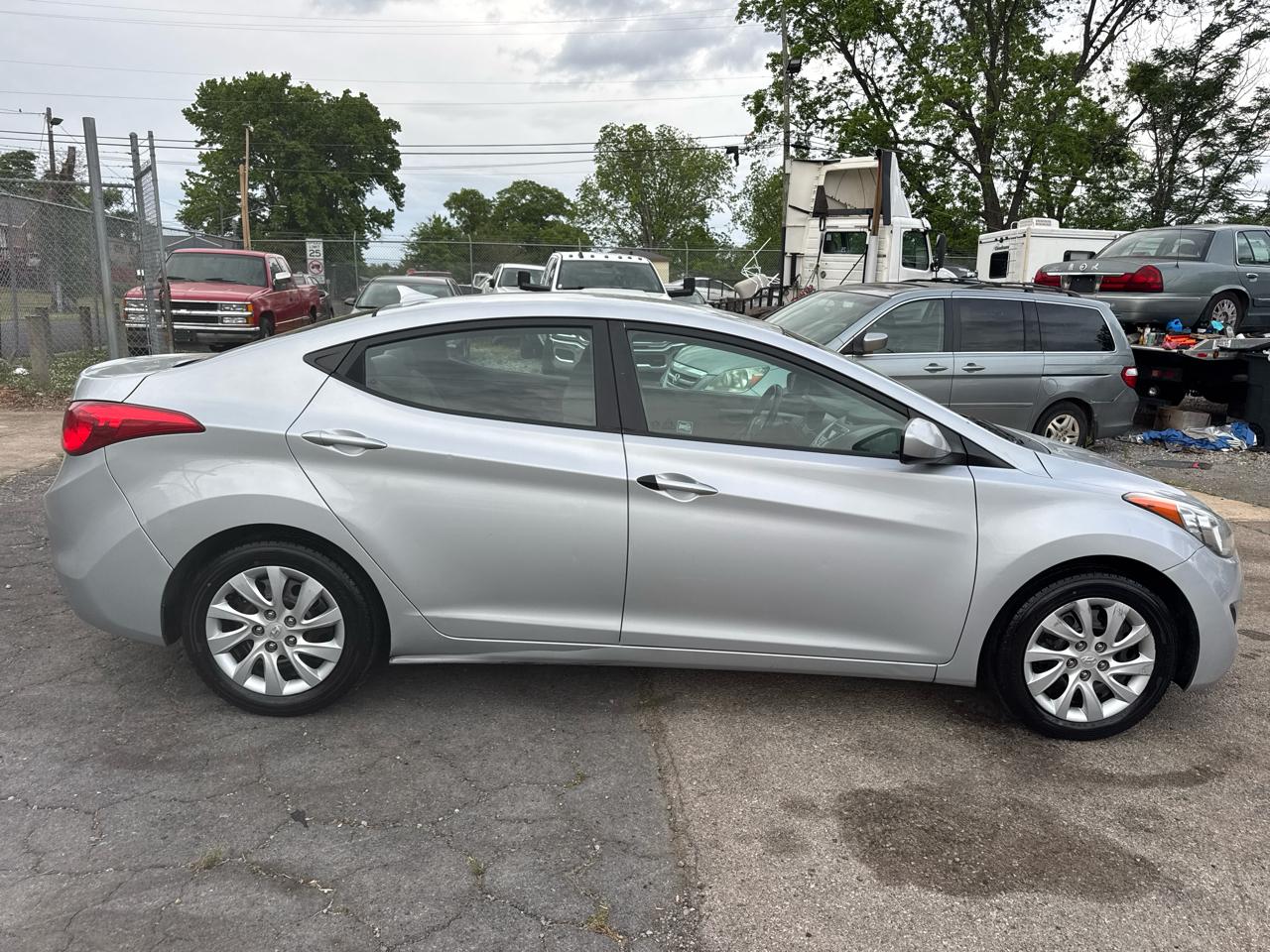 Hyundai Elantra Limited 2011