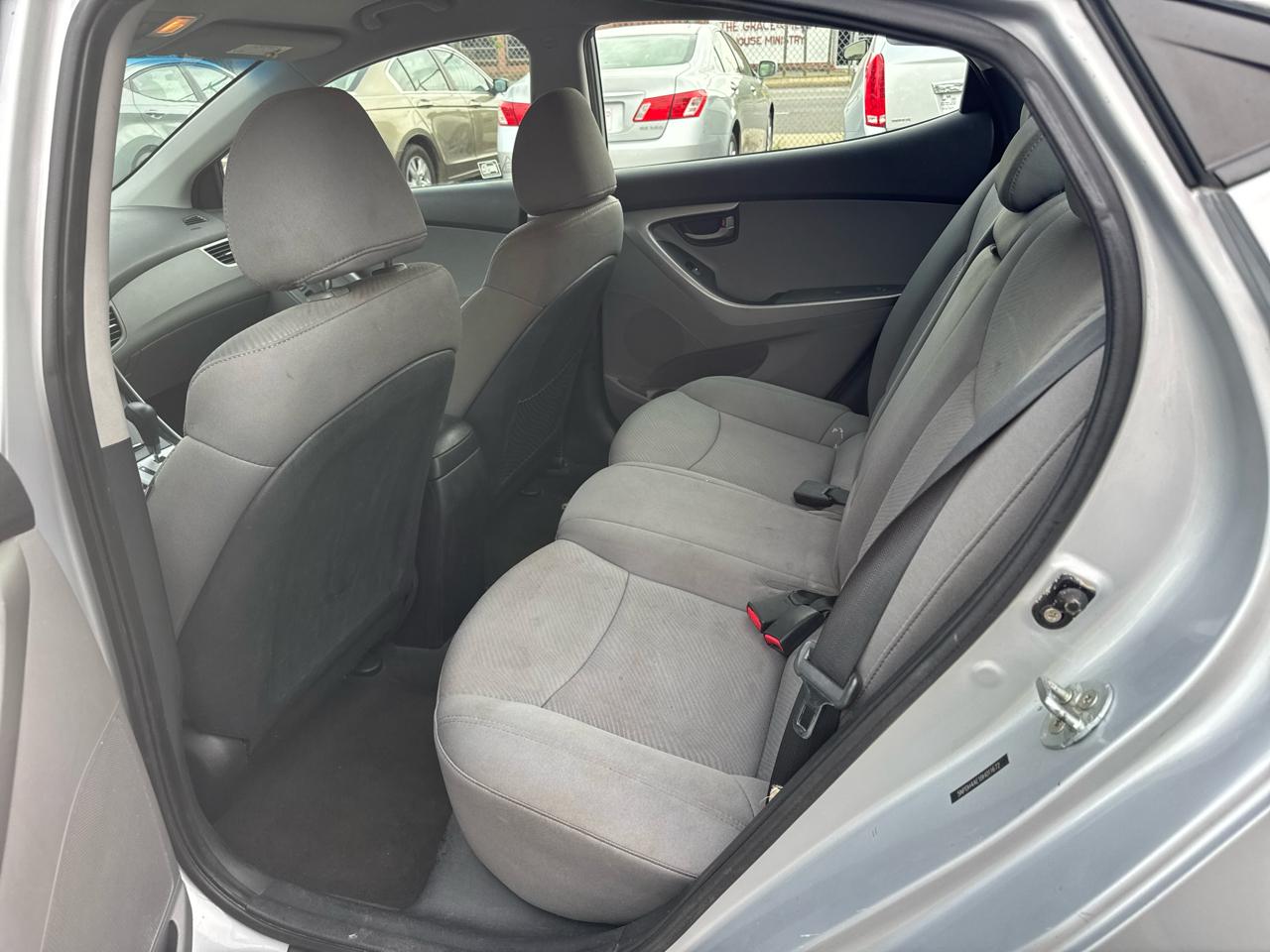 Hyundai Elantra Limited 2011