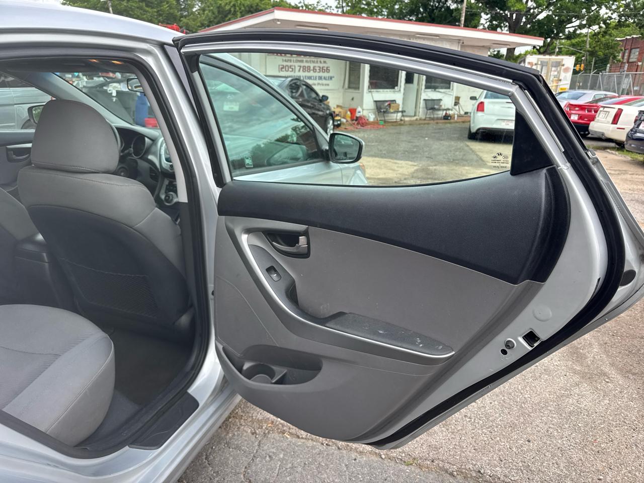 Hyundai Elantra Limited 2011