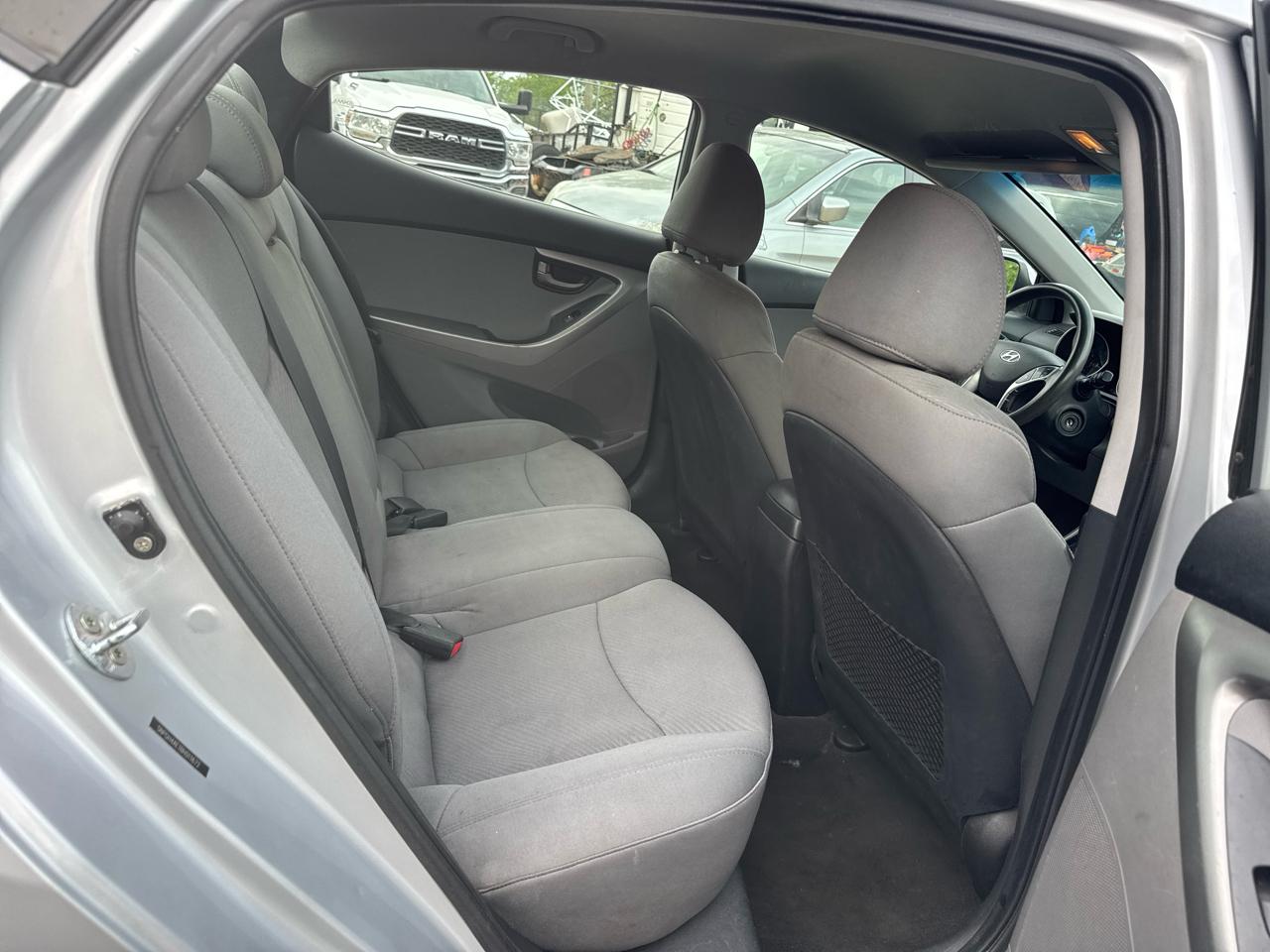 Hyundai Elantra Limited 2011