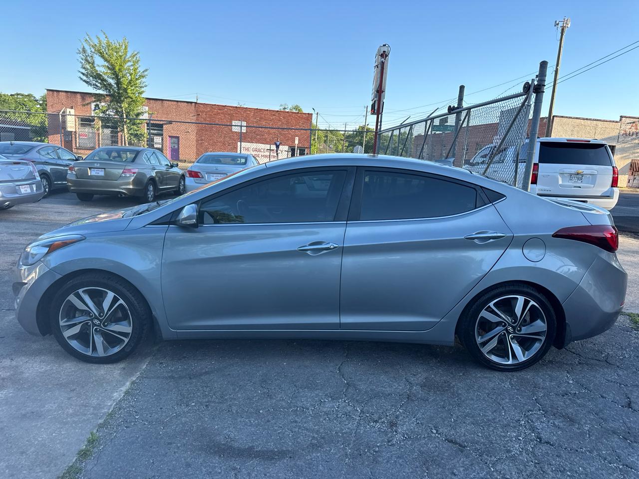 Hyundai Elantra SE 6AT 2015