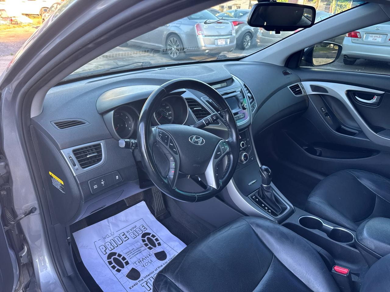 Hyundai Elantra SE 6AT 2015