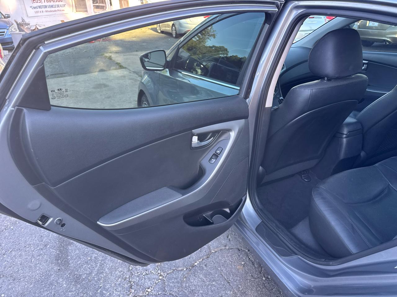 Hyundai Elantra SE 6AT 2015