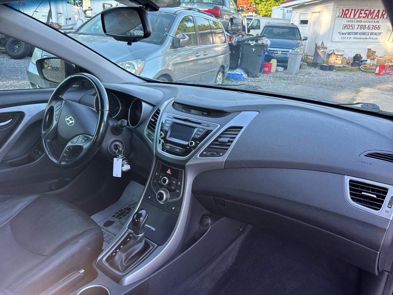 Hyundai Elantra SE 6AT 2015
