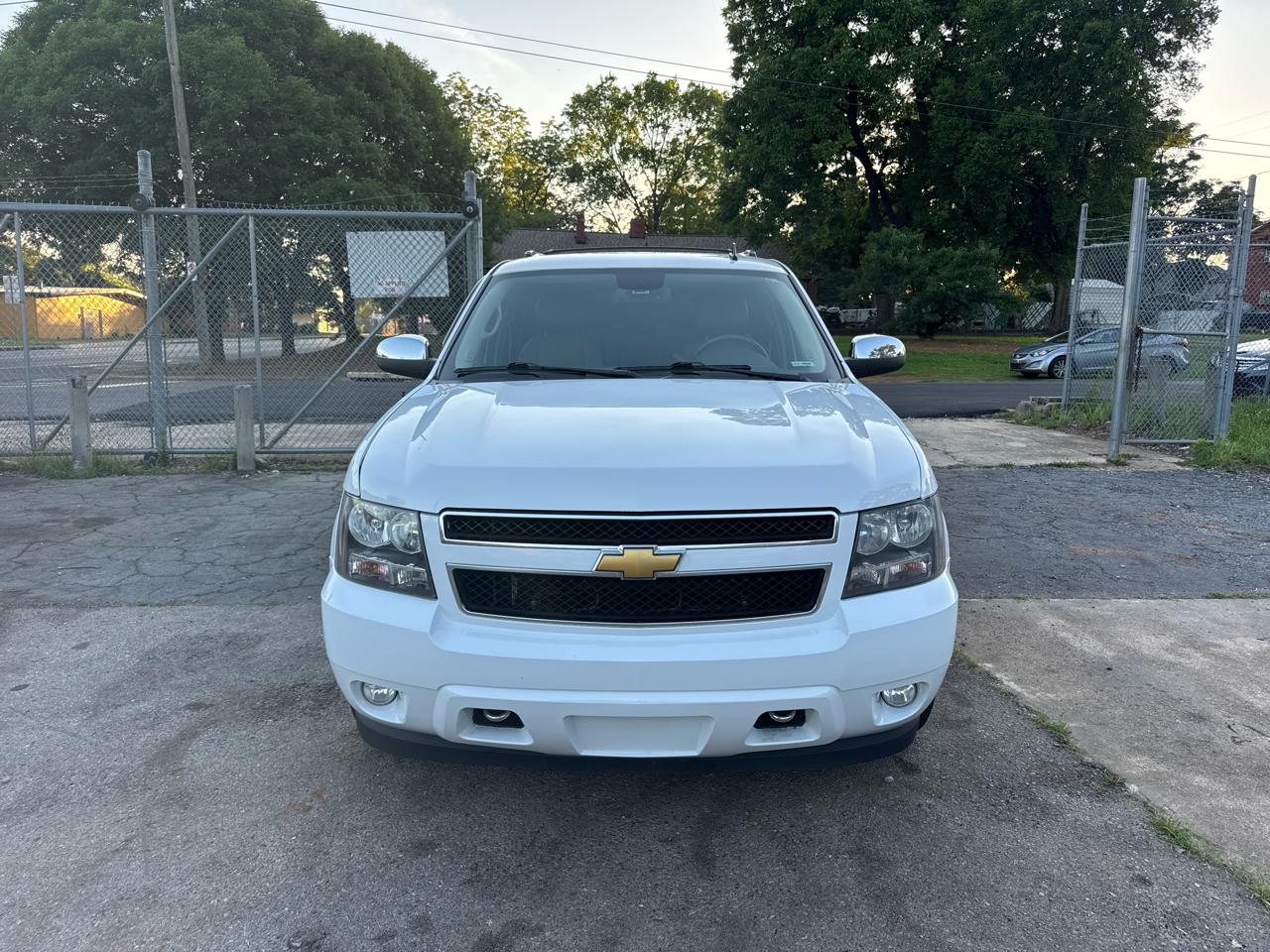 Chevrolet Suburban LT 1500 2WD 2013