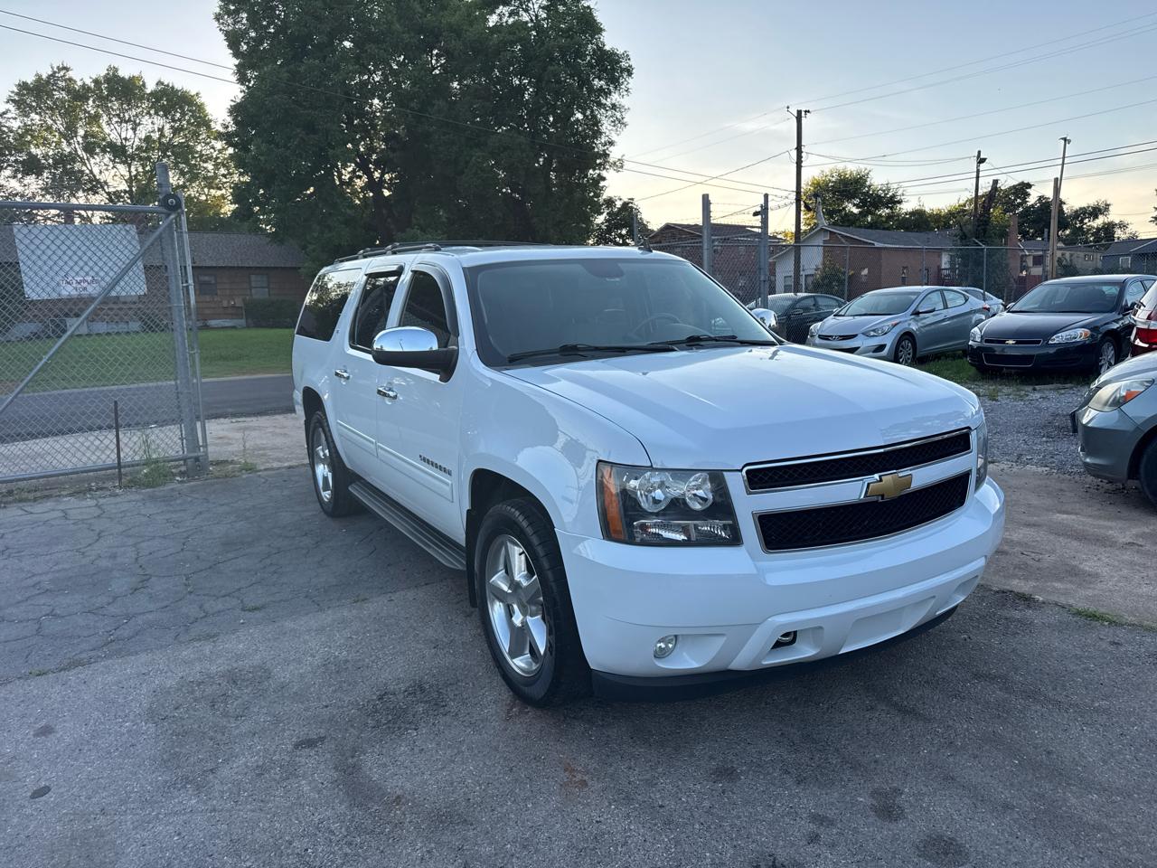 Chevrolet Suburban LT 1500 2WD 2013