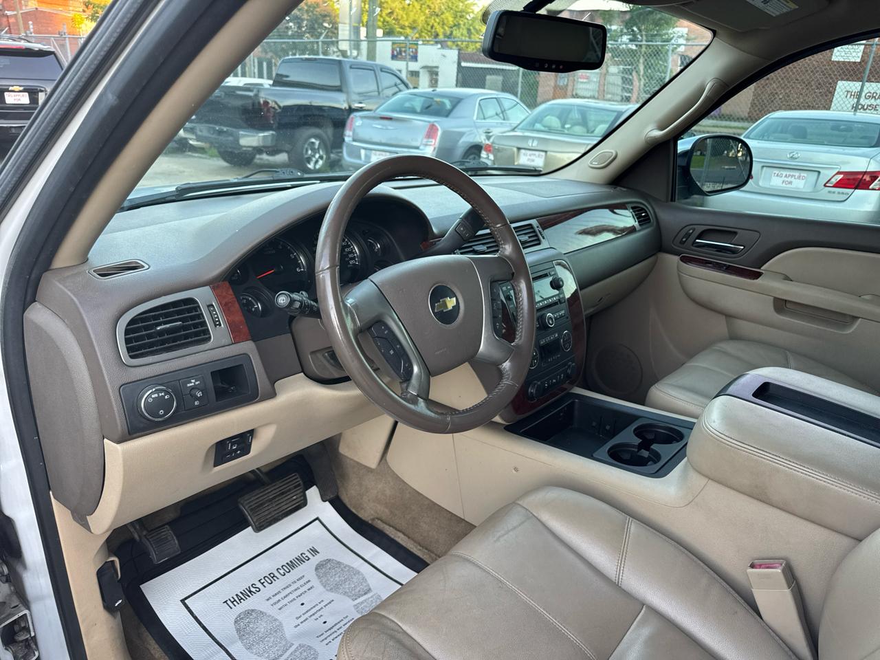 Chevrolet Suburban LT 1500 2WD 2013