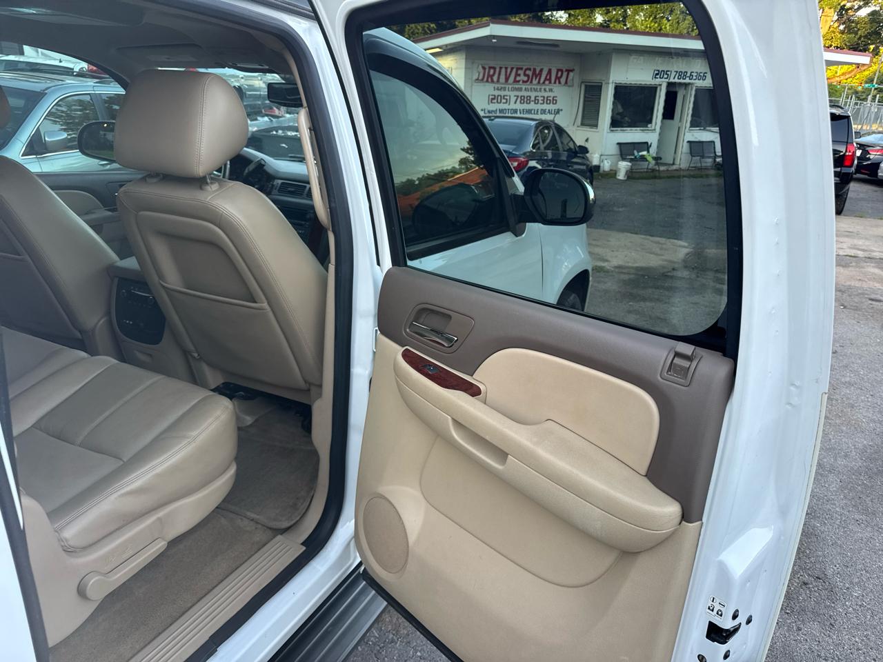 Chevrolet Suburban LT 1500 2WD 2013