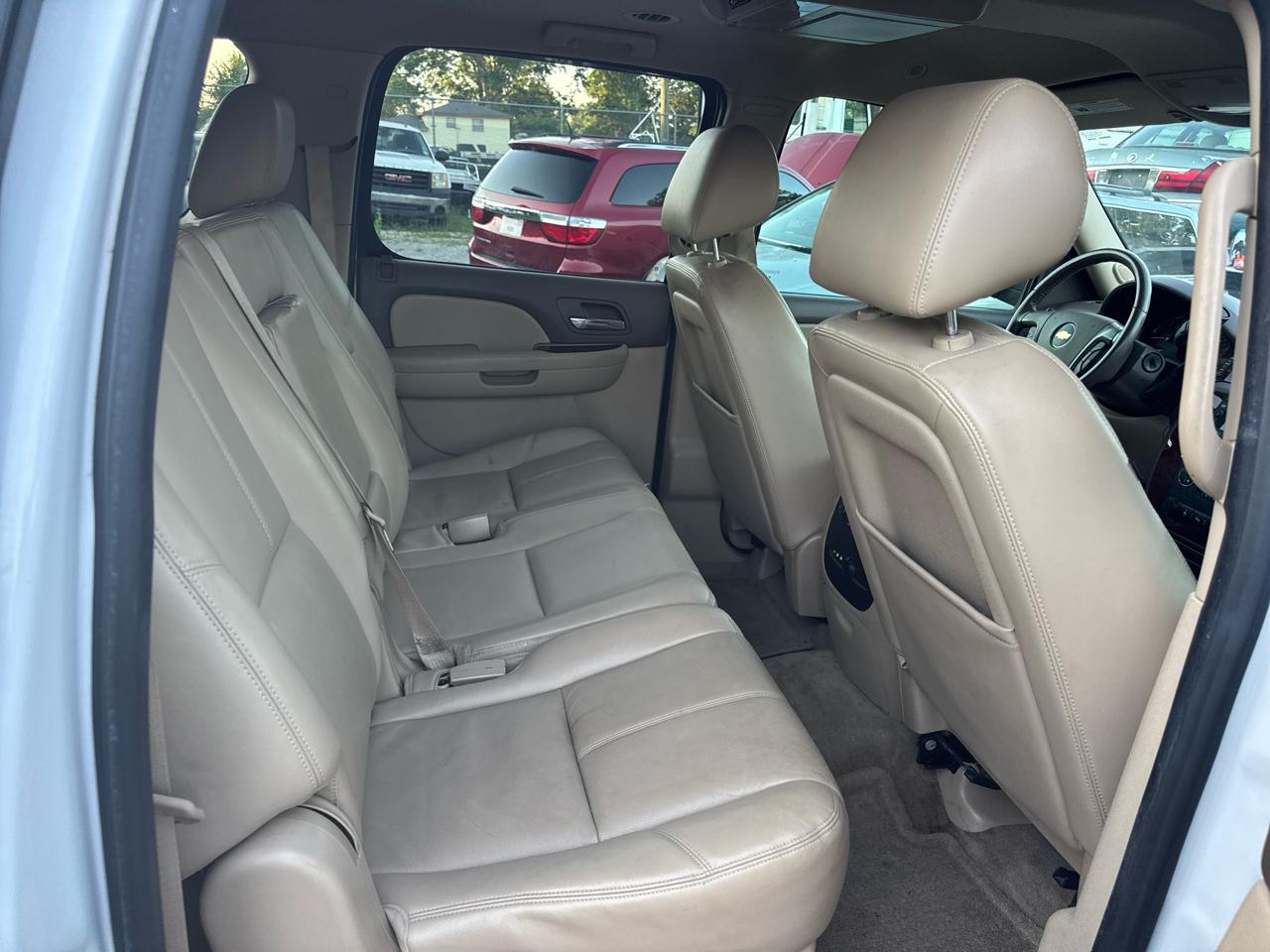 Chevrolet Suburban LT 1500 2WD 2013
