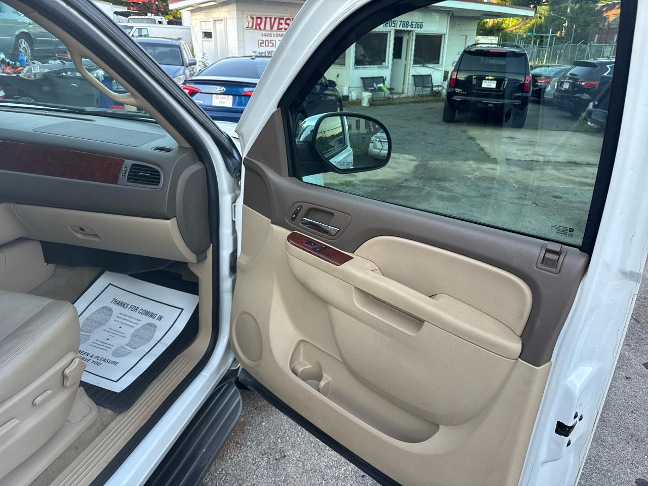Chevrolet Suburban LT 1500 2WD 2013