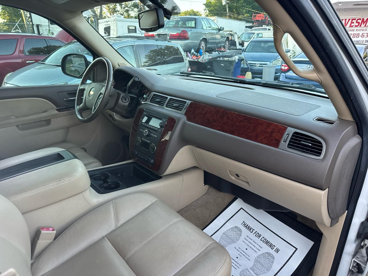 Chevrolet Suburban LT 1500 2WD 2013