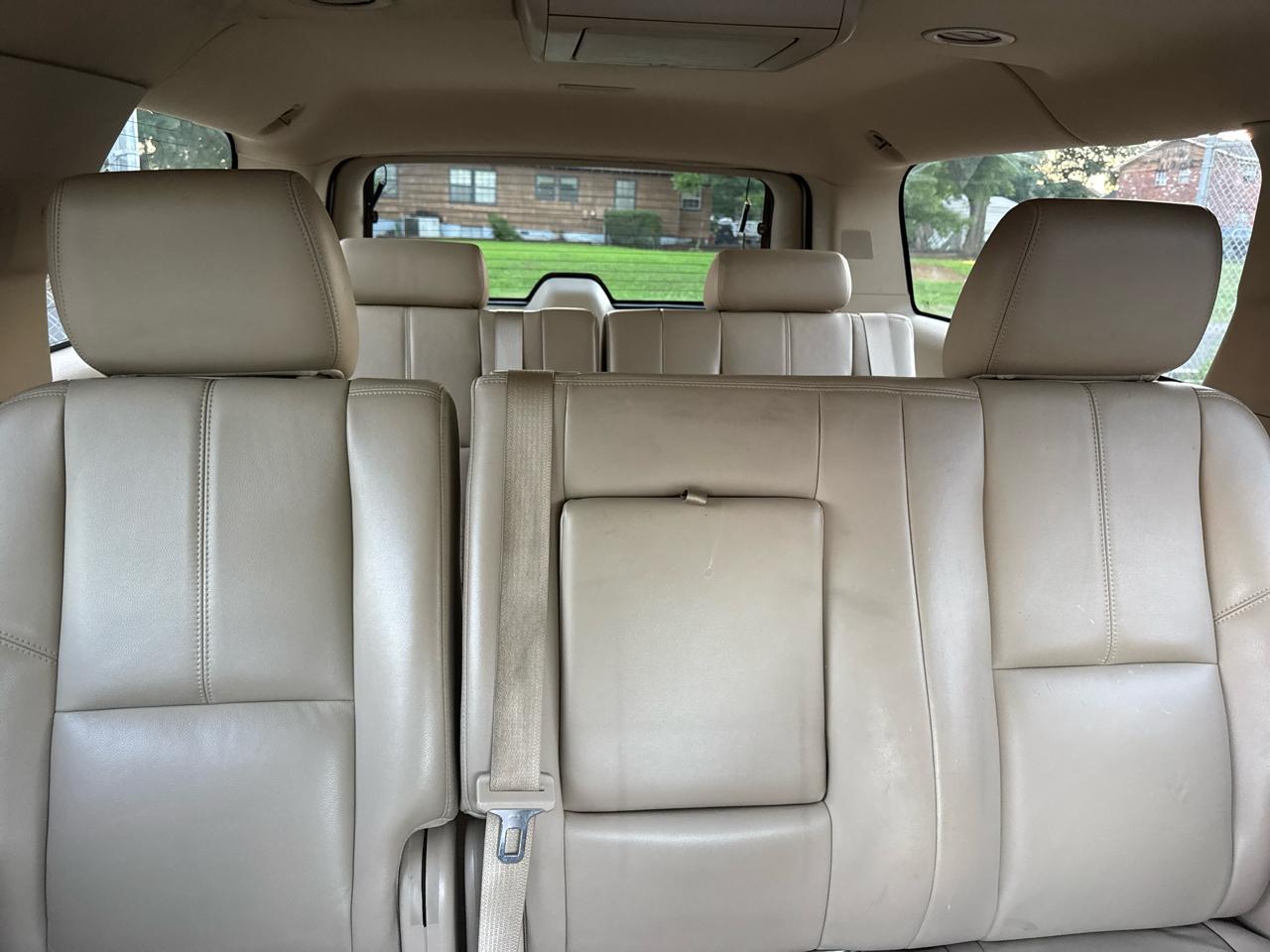 Chevrolet Suburban LT 1500 2WD 2013