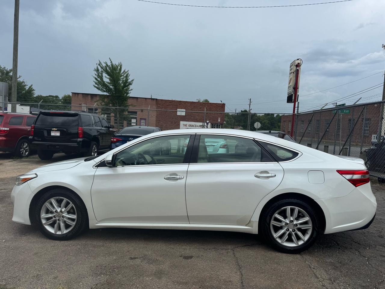 Toyota Avalon XLE Premium 2014