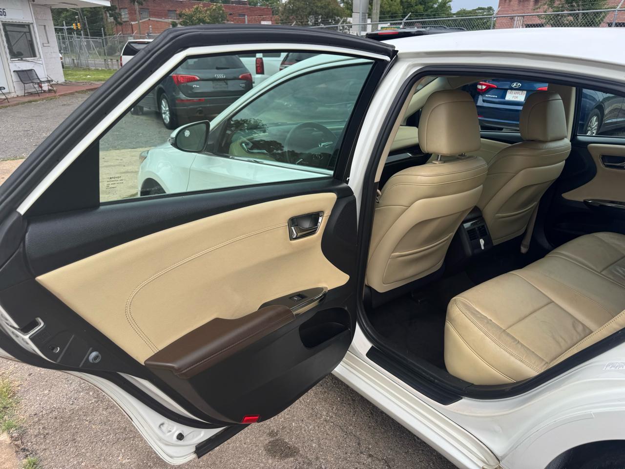 Toyota Avalon XLE Premium 2014