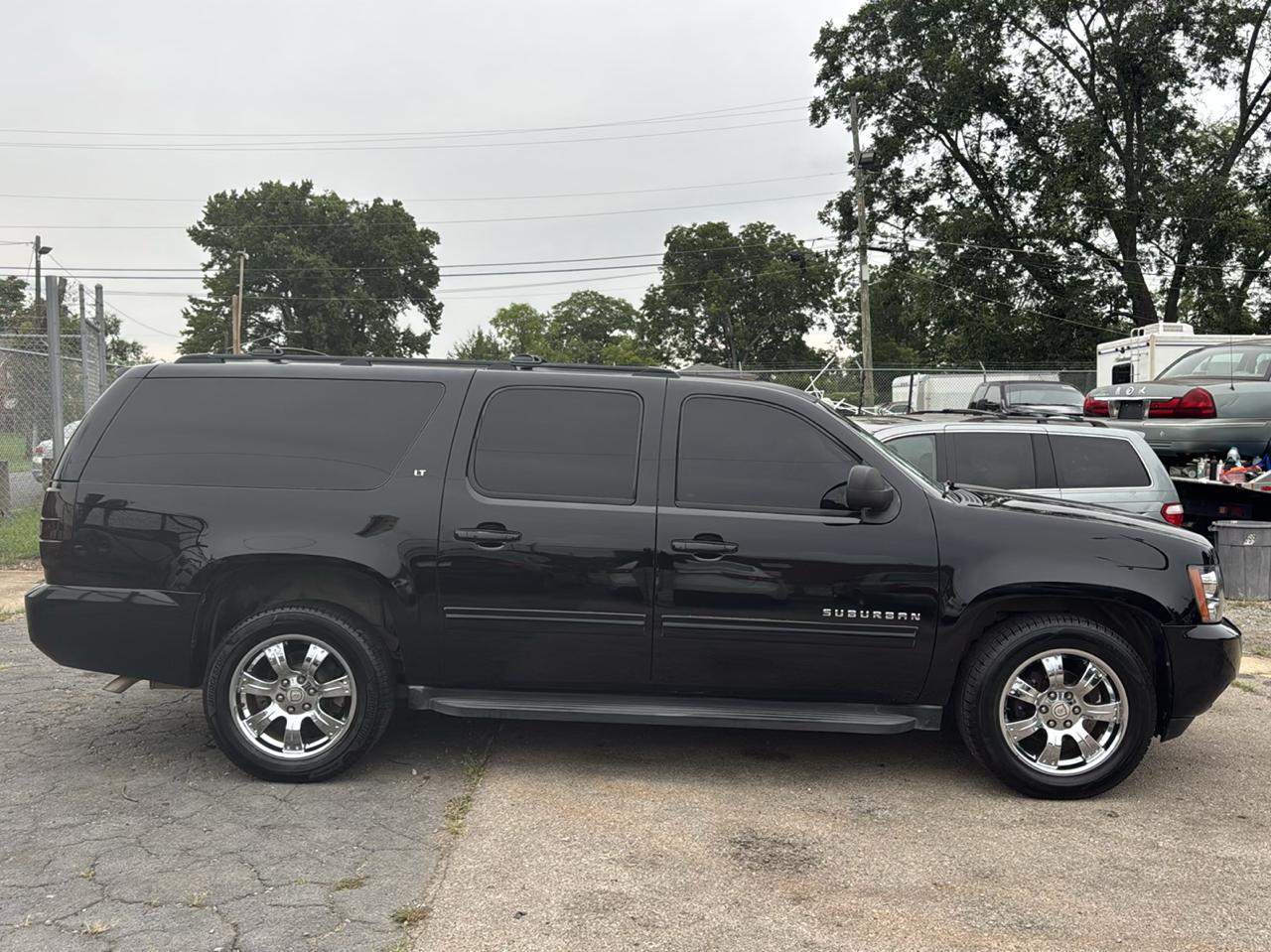 Chevrolet Suburban LT 1500 2WD 2014