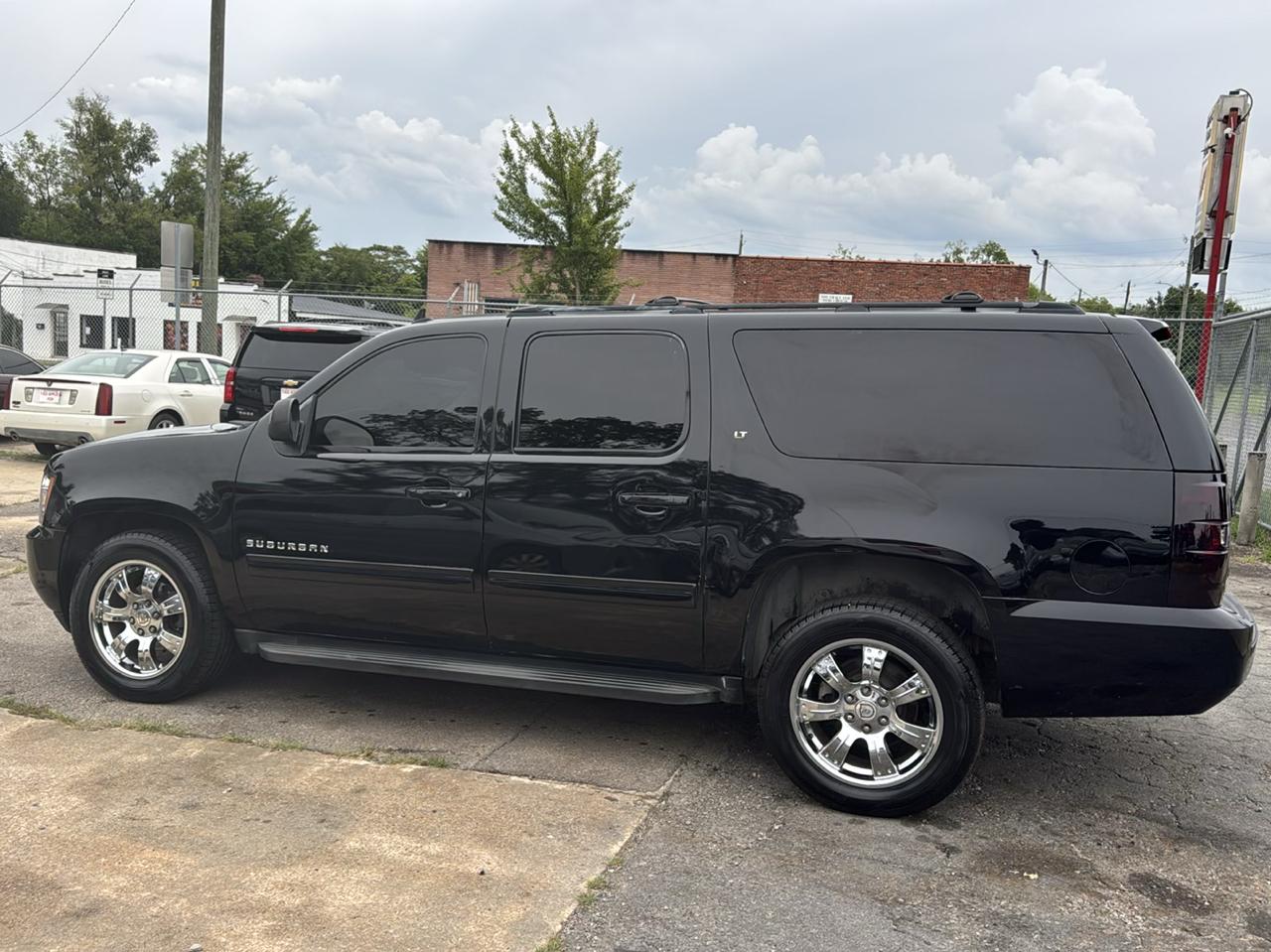 Chevrolet Suburban LT 1500 2WD 2014